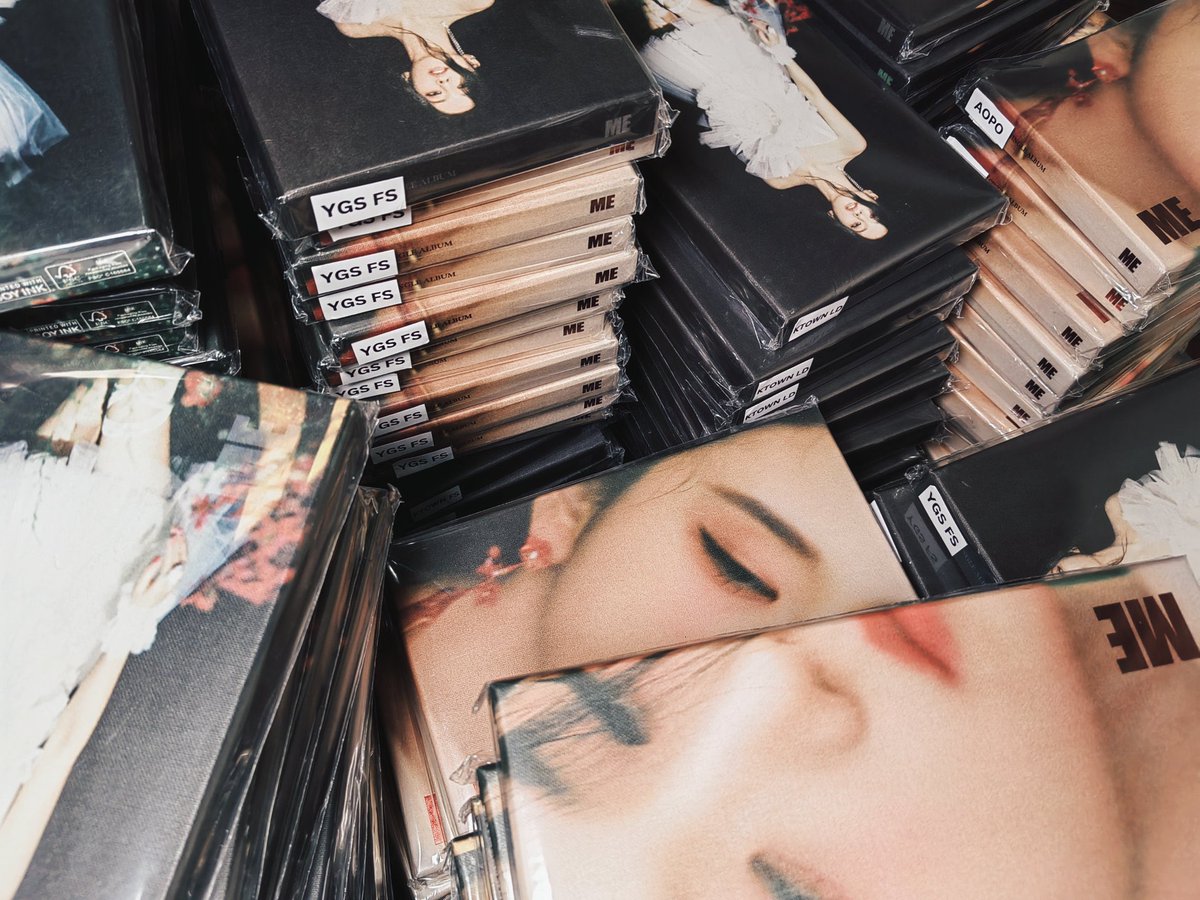 bluejayshop's tweet photo. #Bluejayshop_GA 
2 WINNERS OF RANDOM SEALED ALBUM GIVEAWAY! 🥳

- follow us + @rosiecartt_ 
- like and retweet 
- reply

ends in 12hrs 🚶‍♀️ https://t.co/CrtFeufcqU