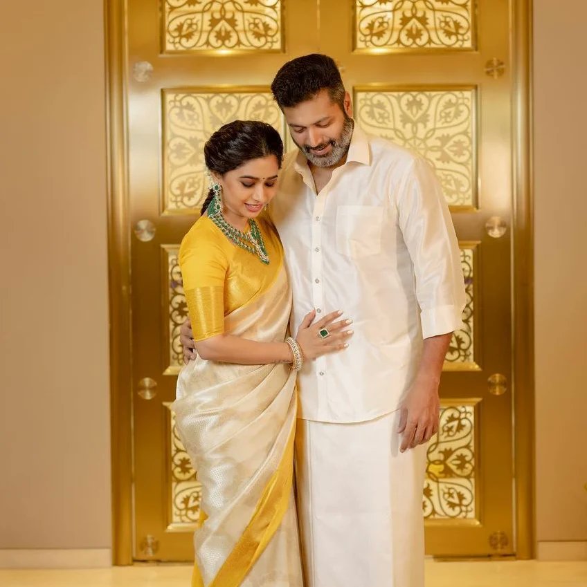 KollywoodCinima's tweet photo. Happy Birthday @actor_jayamravi. Best Wishes for all your upcoming movies. Waiting for #Iraivan on Sep 28th. Have a wonderful year ahead
#HappyBirthdayJayamRavi #JayaRavi #HBDJayamRavi https://t.co/9HOUQ5nH2p