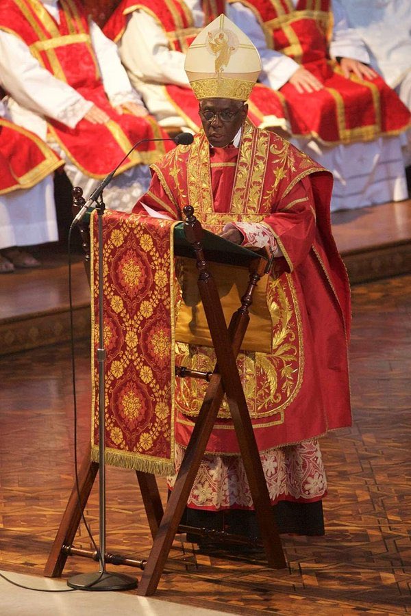 Sachinettiyil's tweet photo. "The Eucharist is a gift we receive from God and we must receive it in a dignified way. We are not at the supermarket.” - 

Robert Cardinal Sarah https://t.co/YPFaXnfi3r