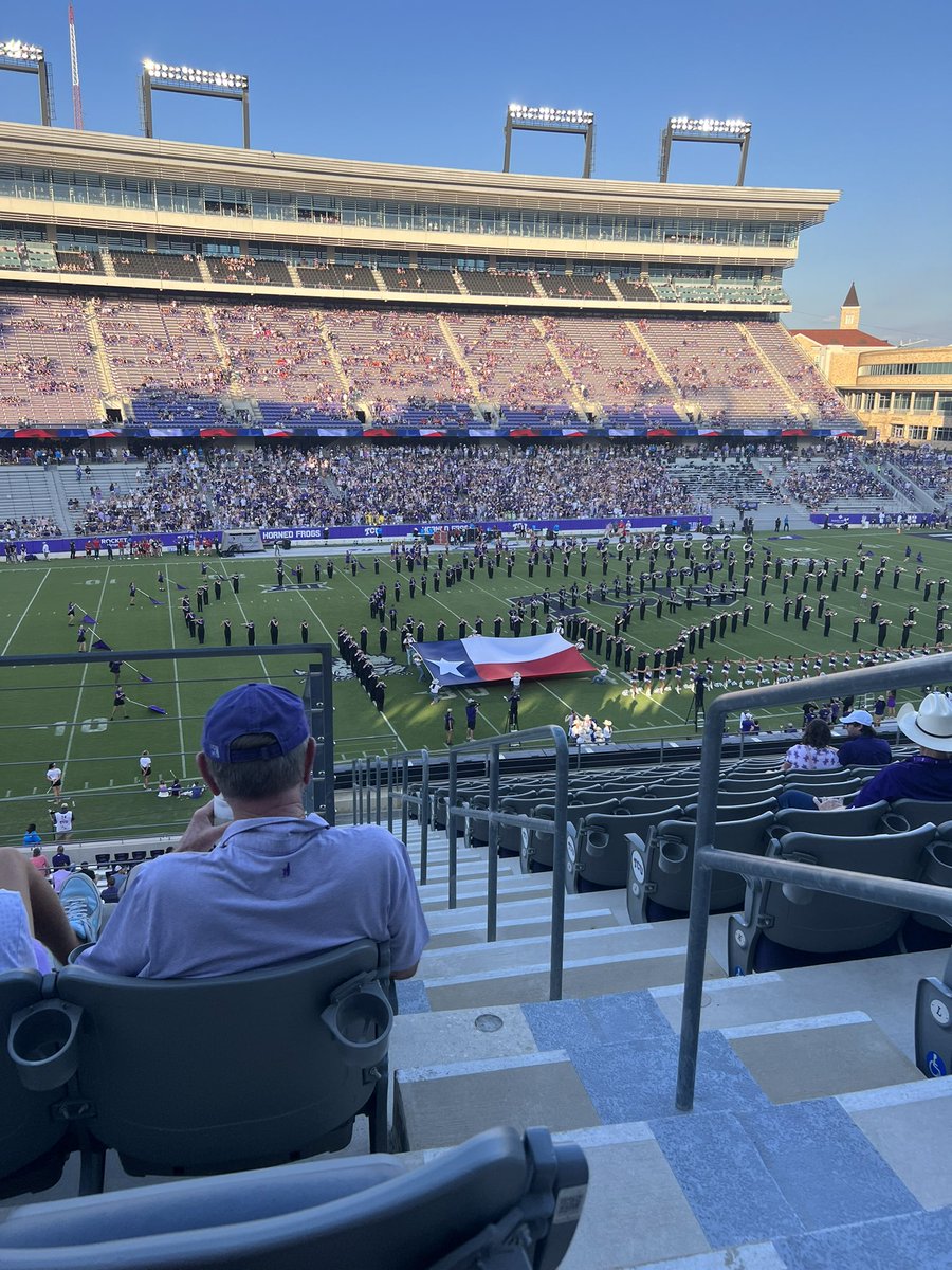 MsAlvarezArango's tweet photo. GO FROGS! 
.
.
.
TCU! https://t.co/Xdl9yGAY7z