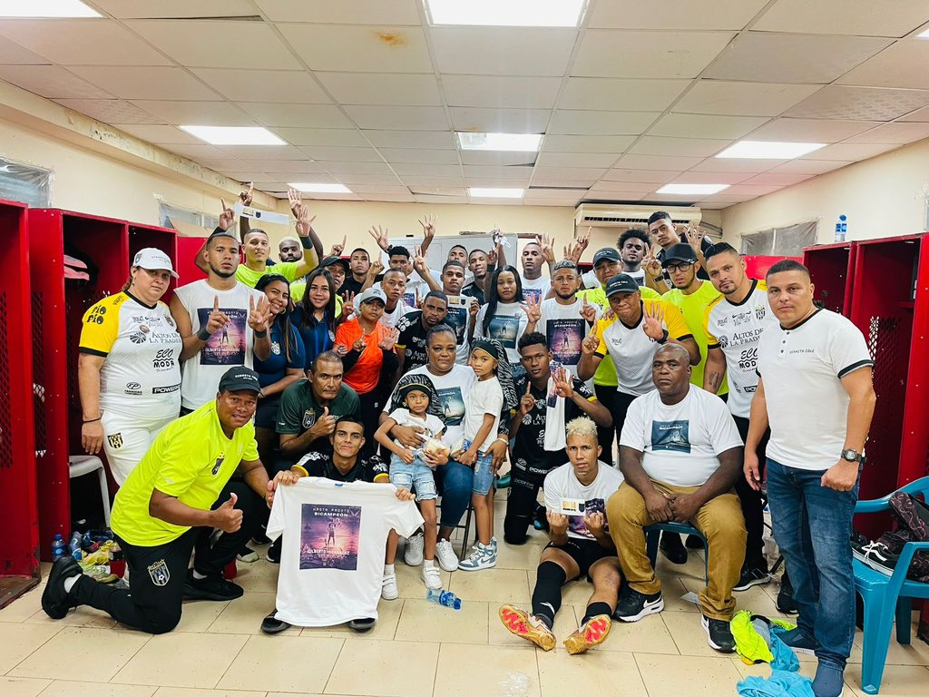 ¡TÚ FAMILIA TE RECORDARÁ POR SIEMPRE, ETERNO BICAMPEÓN 🖤💛!

#EstoEsCAI