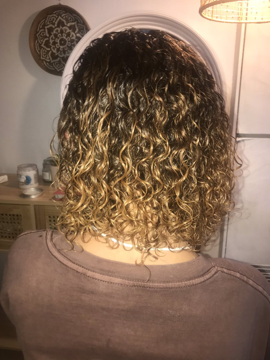 shawtyewwarrggh's tweet image. Lol aweee kaahuuuaaats !! #blondeme #affinage 😵🥵☕️😍.