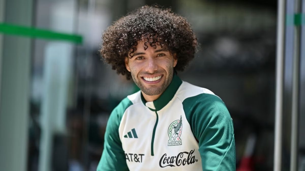 futbolicius10's tweet photo. ¡Fin del partido! 🇲🇽🆚🇦🇺 México y Australia 2-2, se reparten los puntos en un partido intenso y disputado. Raúl Jimenez anota de penal, y el GRAN debut de César el “Chino” Huerta. ¿Qué te pareció el debut de Jaime Lozano al frente de la selección? #MEXvsAUS #FechaFIFA https://t.co/9MJ0HHivWA