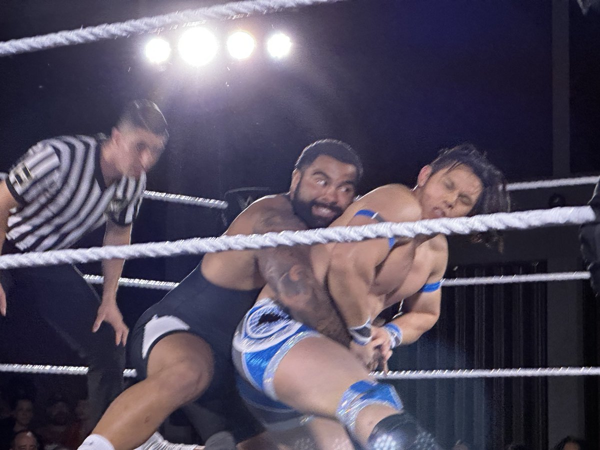 CHENSHIFU's tweet photo. Gatekeeper duty... again or something... 🤷🏻‍♂️

1st 📸: Bryan
2nd 📸: JoeyJoe
3rd 📸: Briana Werley
4th 📸: Briana Werley

#NXTMelbourne #DanteChen #ChapterofChen #ChenUp https://t.co/kuBE74WheS