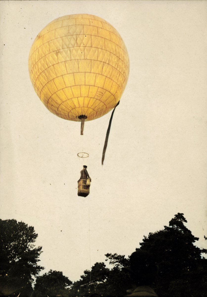 Hot air balloon in Paris, France (1898) 🇫🇷

#France #19siècle #Paris #EarlyPhotography
#19thcentury #histoiredefrance