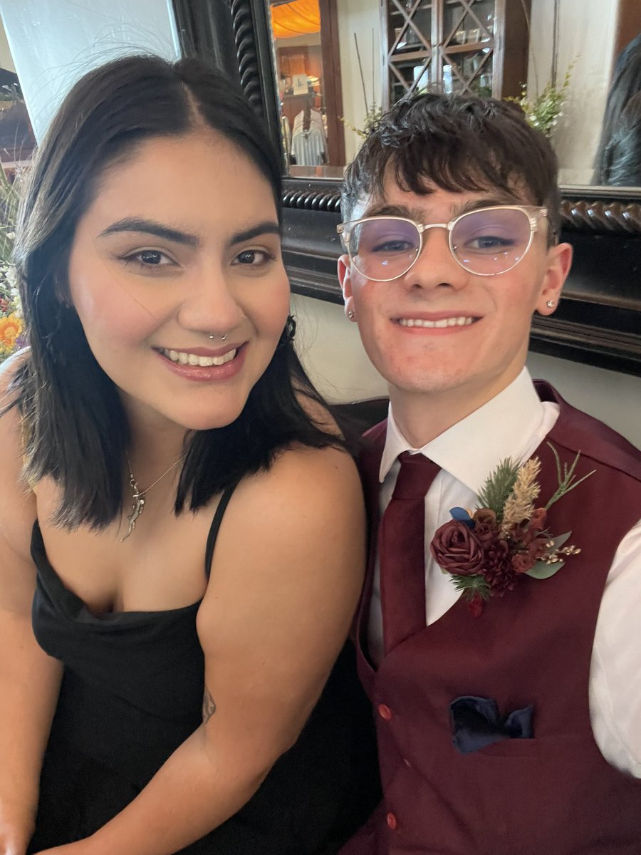 lysettexmitam's tweet image. me + you = ima tell u 1 time 😝