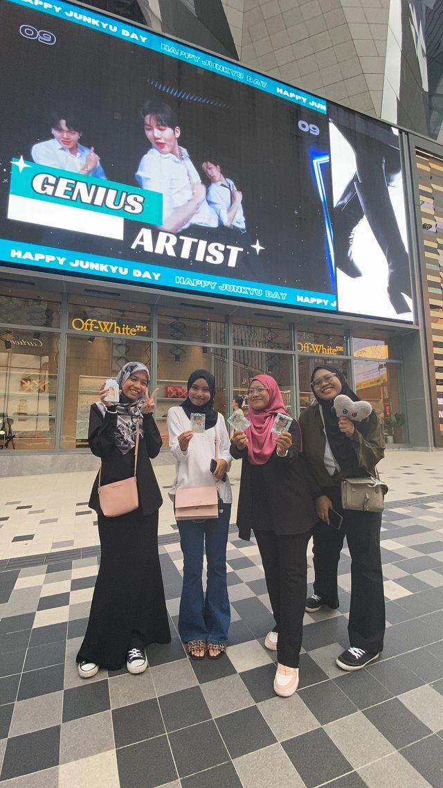 _ordinaryme_'s tweet image. had so much fun yesterday💘💌
HAPPY 23 JUNKYU ✨

#ROYALJUNKYUBIRTH 
#GeniusHitmakerJunkyuday