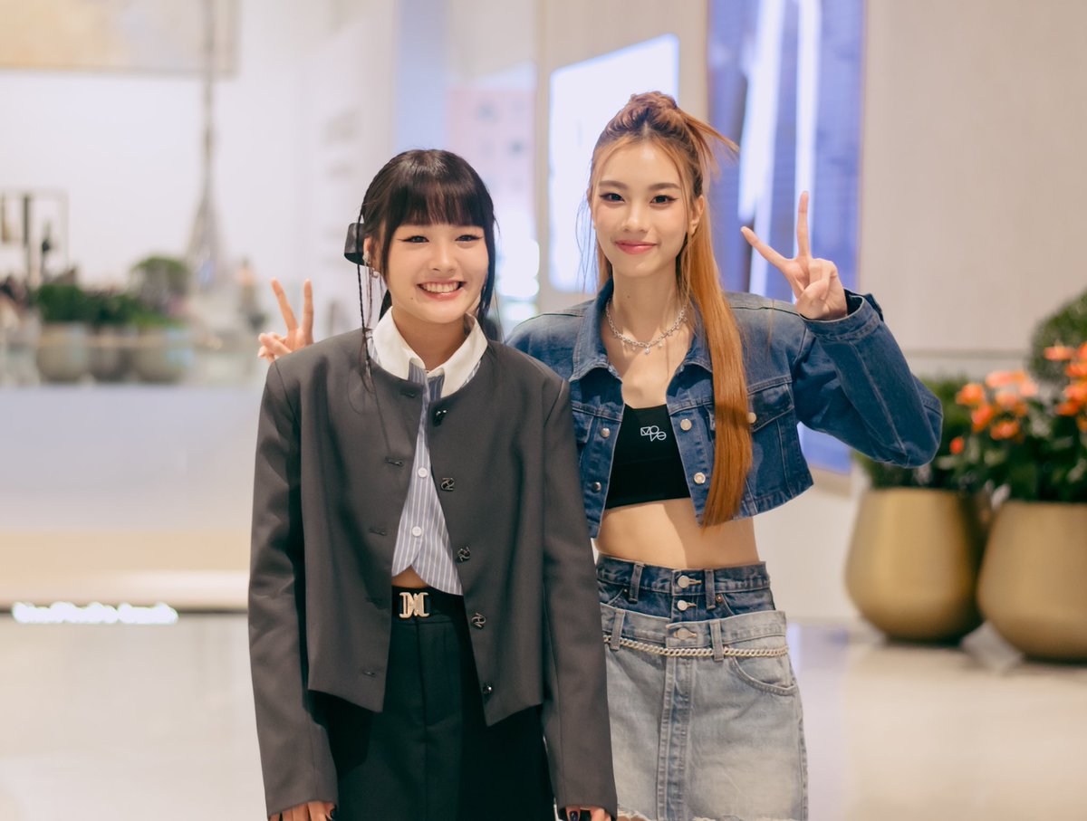 Bancha_Panya's tweet photo. AR: มีเวลาถ่าย 10 วินาที
Me: ได้ครับ 😂
#Paiiinntt #Praesun
#Preawcharity2023
#kiddorecords #GoingToMeet https://t.co/yH4CezOAmK