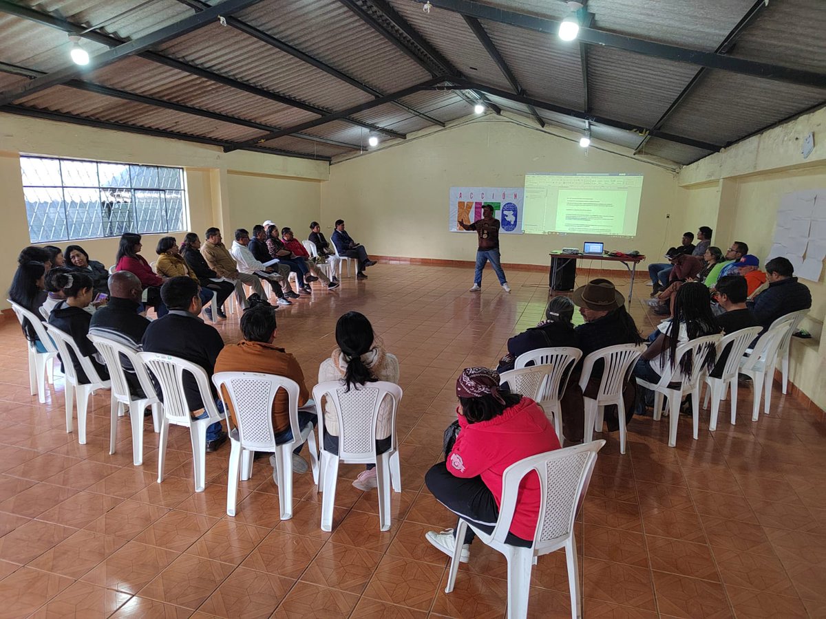 AccionKitoEC's tweet photo. ¡La participación en el taller de Agenda de los barrios populares de Quito  fue un éxito! Gracias a todos los líderes y lideresas por su dedicación por un Quito de paz,  justicia y dignidad #AcciónKito https://t.co/uVPyFbJ56m