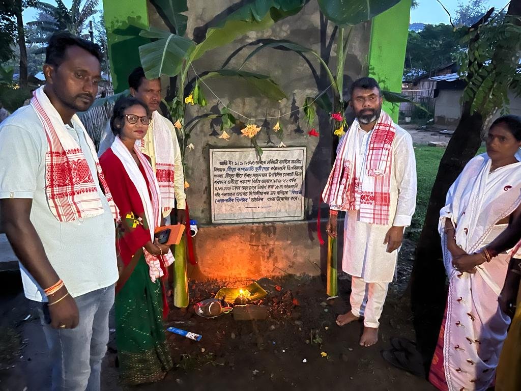 RKurmiOfficial's tweet photo. Glad to inaugurate a toilet facility at DAHINGEAPAR T.E LP School, a step towards better sanitation & hygiene for our students. Under Mariani LAC, marked the launch of a clean drinking water project funded from Kathalguri ZP member, yesterday .
#healthiercommunity! 💧🚽 https://t.co/Oxmg0Q8V8v