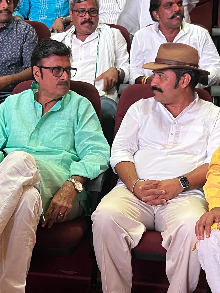ajaysirsala10's tweet photo. हम करते हैं अनुनय पहले, हम संयम से समझाते हैं।
रावण हो या हो दुर्योधन, हम शांतिदूत भिजवाते हैं।☀️🚩
@thekesari
@INCIndia
@DRathore_INC
@SachinPilot
@digvijaya_28
#मकराना_मांगे_कर्नल_साहब https://t.co/8qMZWYW5oC