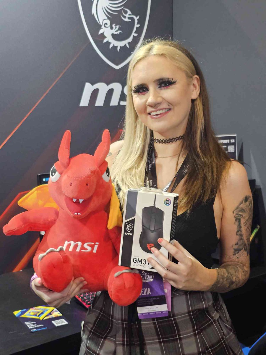 📣 We’re giving away this huge Lucky the dragon and this GM31 mouse 🐉

❤️ Follow me (<a href="/chlooeeeexo/">Chlooeeeexo 🔜 Dreamhack</a>) 
🐉 Follow <a href="/MSI__UK/">MSI UK</a> 
♻️ Retweet this tweet
🎉 Tag 2 friends 

**BONUS** (if you are at <a href="/IGFestUK/">Insomnia the Gaming Festival</a> take a photo with Lucky for +1 entry)