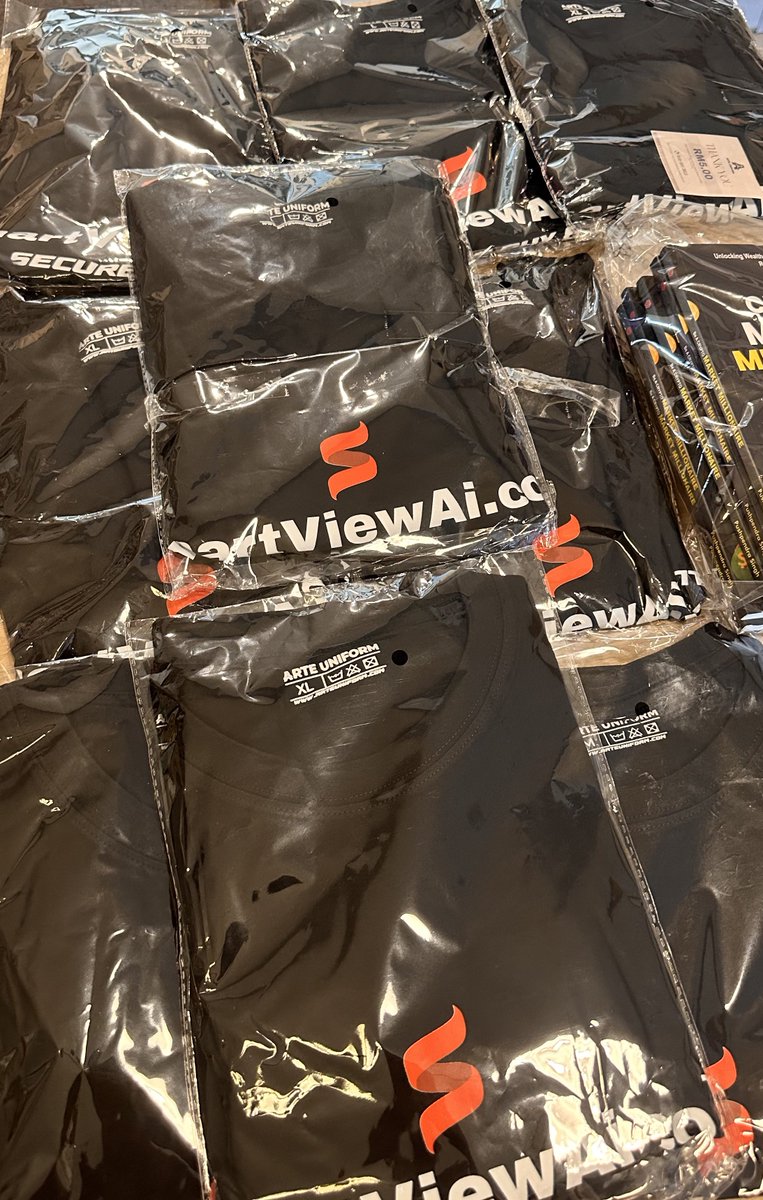 PushpendraTech's tweet photo. Packing done for @smartviewai Meetup.

If you want @smartviewai T-shirt then say Hi 👋 https://t.co/0shWdFBIYC