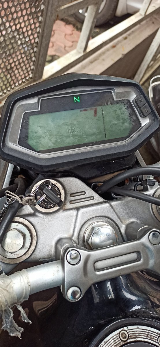 HadkarSushant's tweet photo. @HeroMotoCorp Your service centre at Borivali West Sagar Automech has damaged my entire display unit when I had taken my Xpulse 200T for engine checklight issue. MH47BC4268. How am I going to even fill petrol now. It's a worst service centre. Please help. https://t.co/gJLKZzzpax