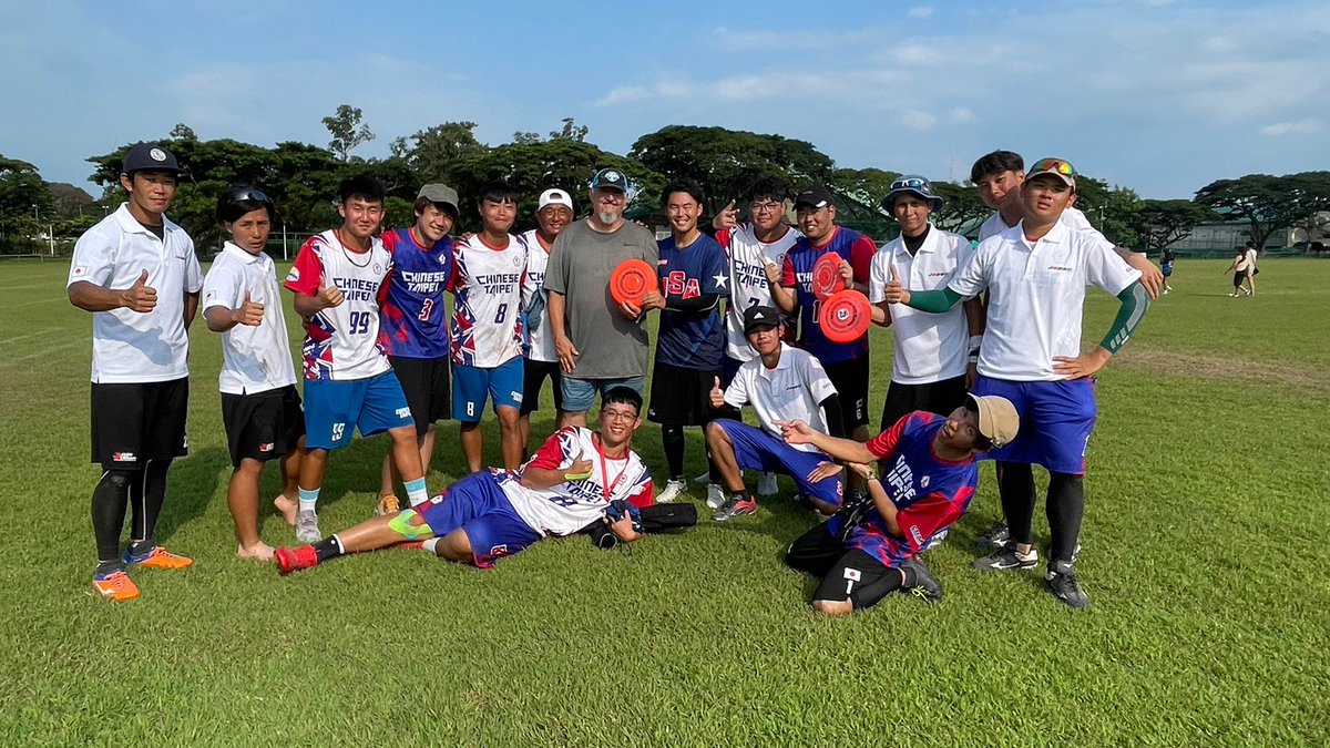 guts_jfda's tweet photo. 【 2023AOUGC 】
ガッツオープン部門

インターナショナルガッツチャレンジ 
Grand Final
日本vsアメリカ
 〇21ｰ15

今大会無敗！！
ダブル優勝を飾ってくれました👏✨

選手の皆さん本当にお疲れ様でした

#guts #flyingdisc #wfdf #JAPAN
#AOUGC2023 #ガッツ #日本代表 https://t.co/2GxbAY2L58
