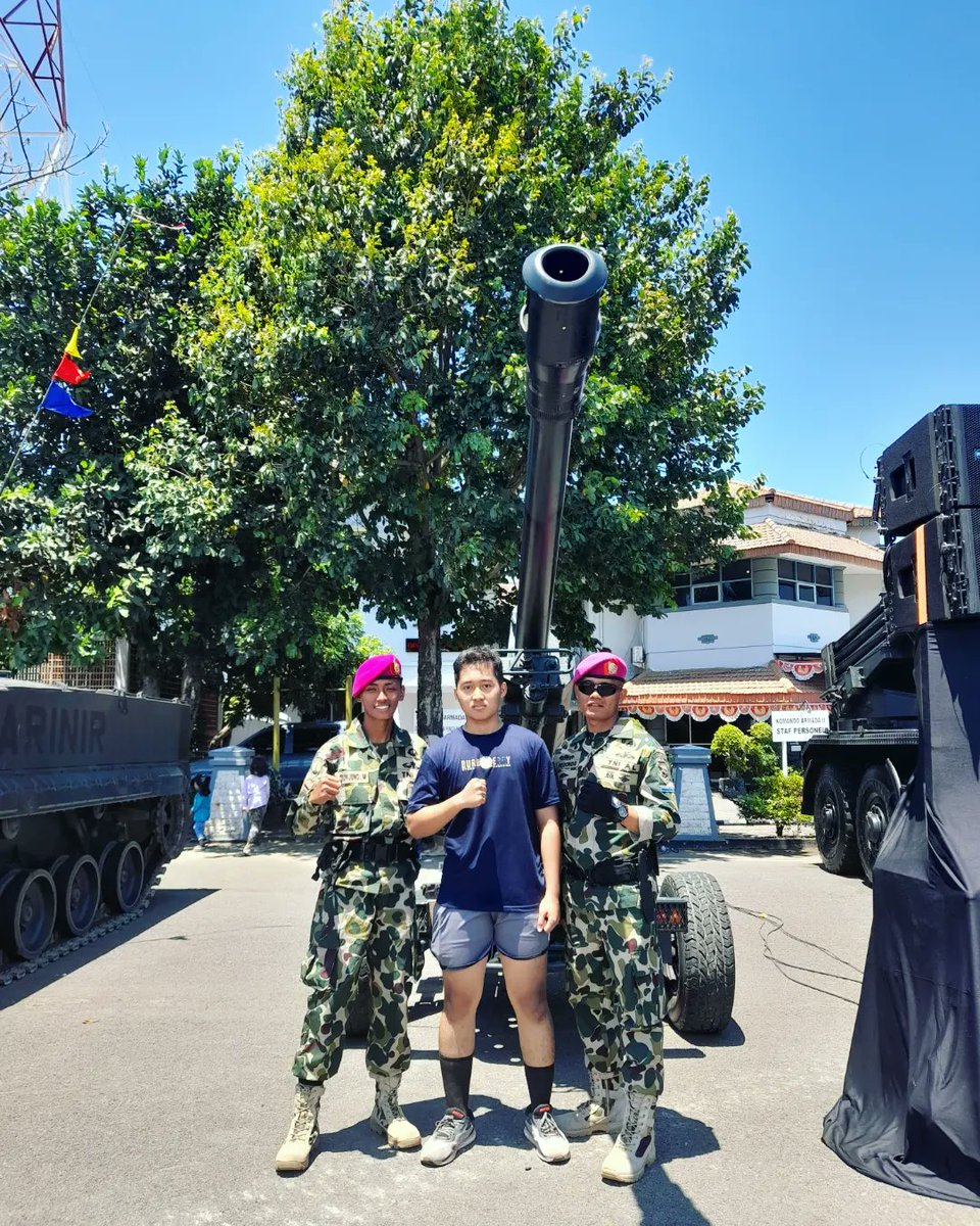 raffy_ilham's tweet image. HUT TNI AL Ke 78, Selamat dan Sukses selalu TNI AL, Terima kasih atas pengabdian untuk bangsa negara indonesia 🙏🏻

#jalesvevajayamahe #huttnial78 #tnial #denjaka #akademimiliter #marinir #tnial #tni #huttnial2023 #fyp #world #surabaya #indonesia #thanks #today