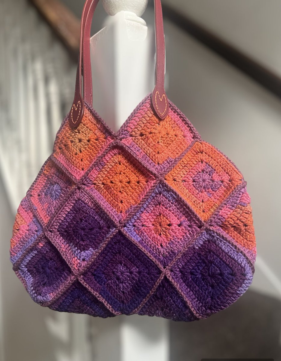 DDCrochetDesign's tweet image. I made myself a lovely crochet granny square bag ☺️ I’m going to make a few more and list them 🔮 #MHHSBD #crochet #bohobag #ombre #yarn #bohemia #craftbizparty #grannysquare #craftbizparty #crafts #UKGiftAM #handmade #SmartSocial #SundayFringe dwcrochetpatterns.etsy.com