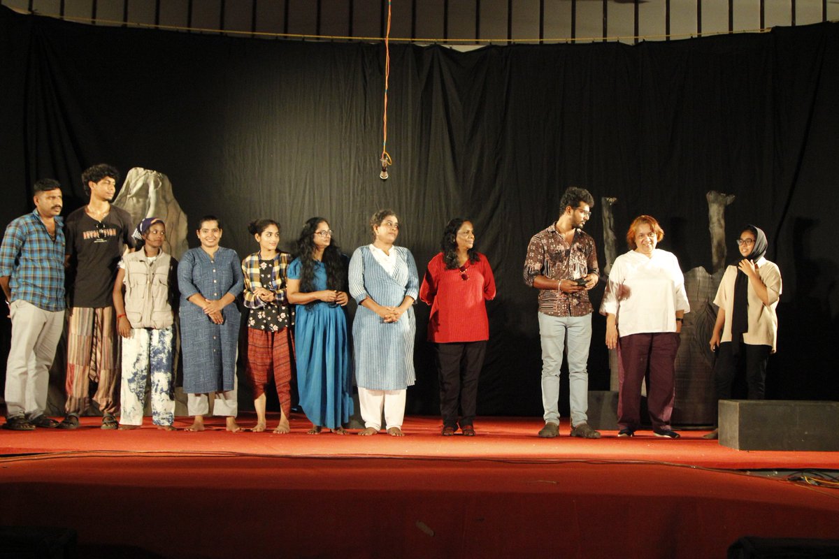 Beyond the Shadows : Theatre Performance by Nireeksha Women's Theatre

#iaws #NationalConference #womensstudies #day03 #theatreperformance #nireeksha