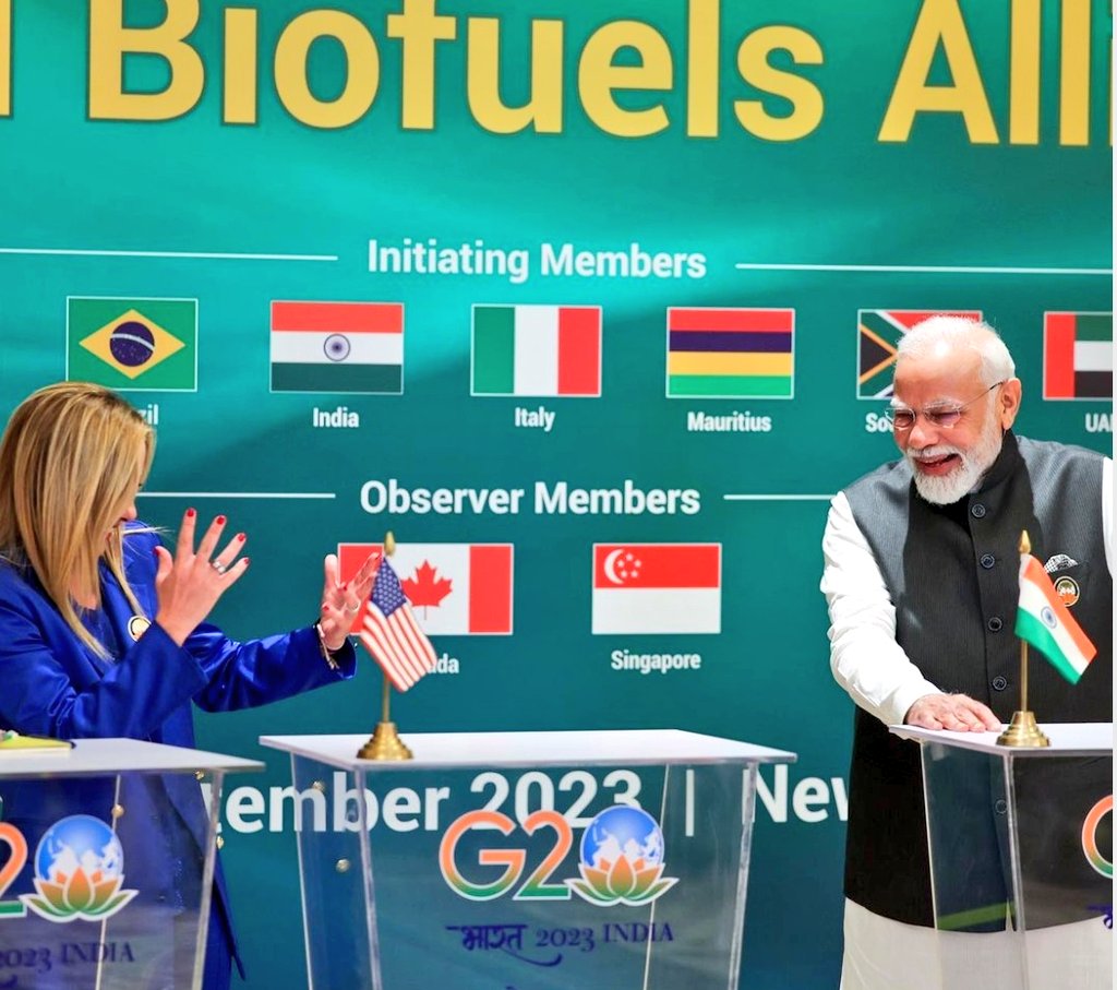 NewsIADN's tweet photo. Some moments are truly special! 

Prime Minister Narendra Modi and Italian Prime Minister Giorgia Meloni during the launch of Global Biofuel Alliance. 

#G20India2023 
#Meloni https://t.co/qchMh5PLM6