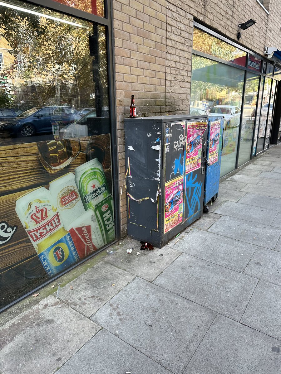 FlavoursJunkie's tweet photo. Hey @CamdenCouncil, I moved in your borough like a month ago and I noticed that you are not particularly good at sweeping things 🧹
I leave on Plender steet, and maybe just because is one of the highest council tax bands bulding, you can include it in one of your sweeping routes. https://t.co/foaZD3fYvp