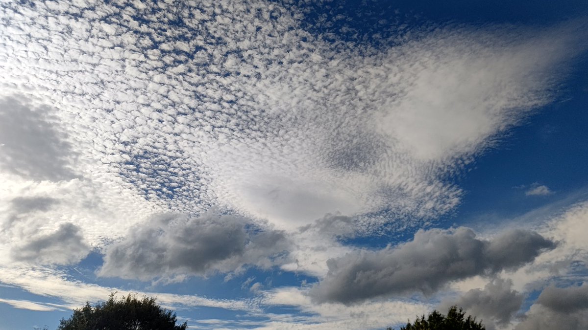 snow60168788's tweet photo. 2～3日前の空
#カコソラ https://t.co/WqcNJG6dpk