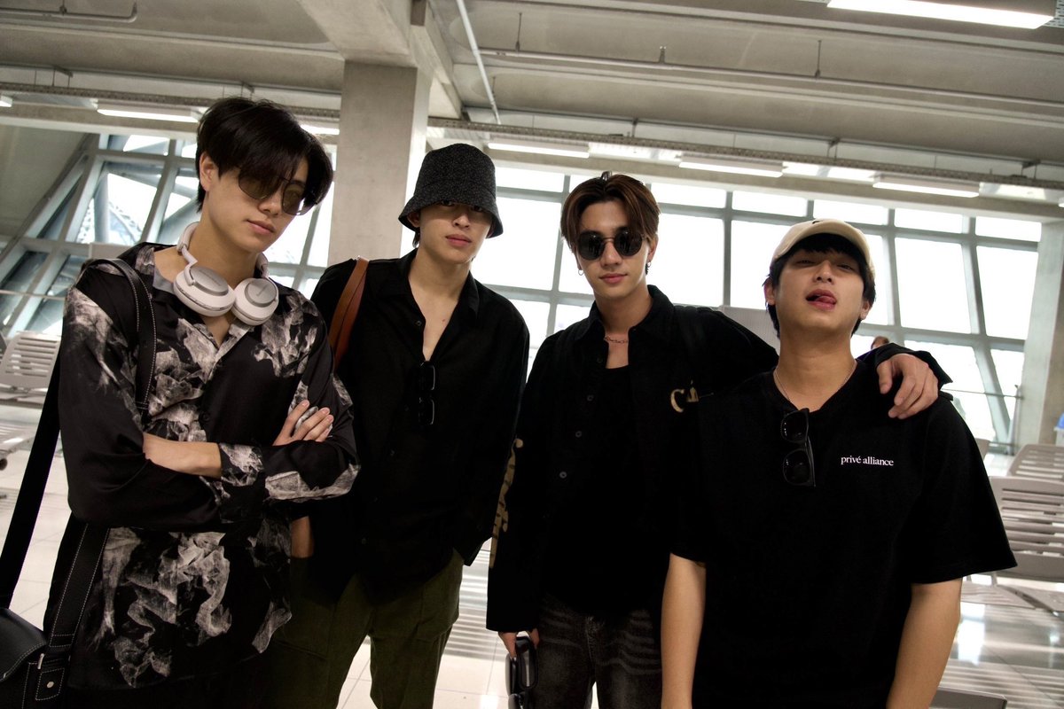 piuwintang's tweet photo. heres a picture of us (𝑛𝑒𝑣𝑒𝑟 𝑙𝑒𝑡 𝑚𝑒 𝑔𝑜 𝑔𝑎𝑛𝑔) taken before we embarked on our journey to Cambodia!
our expedition has been incredibly enjoyable, and i'd like to express my gratitude to those who gave us a warm welcome at the airport. im brimming with happiness ✨🫶🏻 https://t.co/mAKCivJpIR