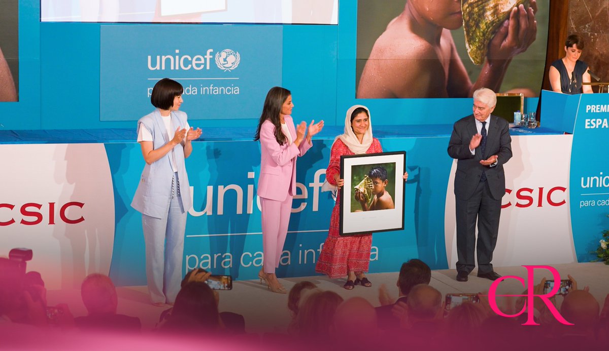 📺TV Directo | Tras el parón estival, la Reina Letizia retoma su agenda. Ha presidido los premios @UNICEF Transforma. El galardón ha sido otorgado a la Unidad de Cardiopatías Congénitas del @HospitalULaPaz y hemos estado con ellos. @unicef_es 

📡DIRECTO | telemd.es/cve59