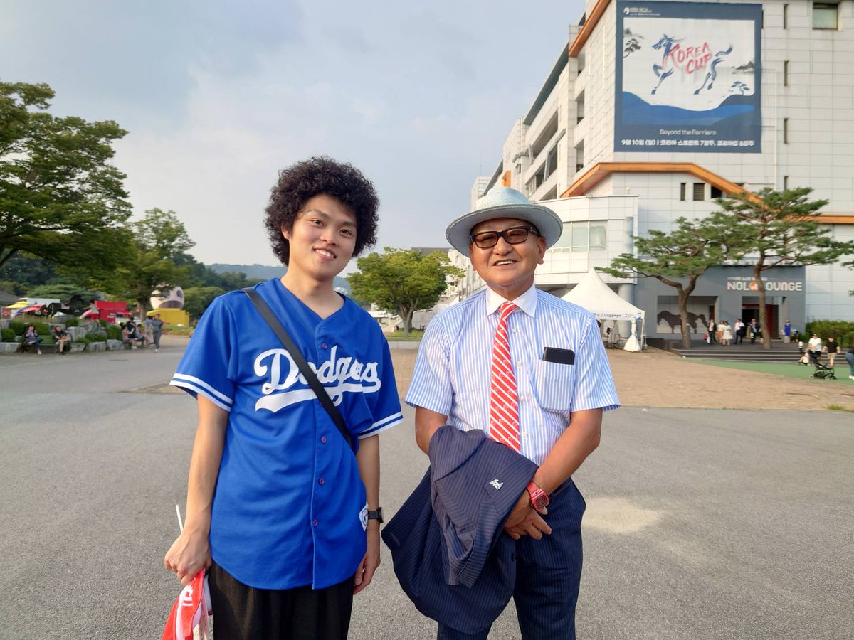 bruno_yuuki's tweet photo. 矢作先生とも少しだけお話しできました😊
矢作厩舎が世界で勝つ瞬間を求めて
また懲りずに遠征します💪
バスラットレオン陣営のみなさま、
お疲れさまでした!
次回も楽しみにしてます! https://t.co/g8nJKtV3Dh