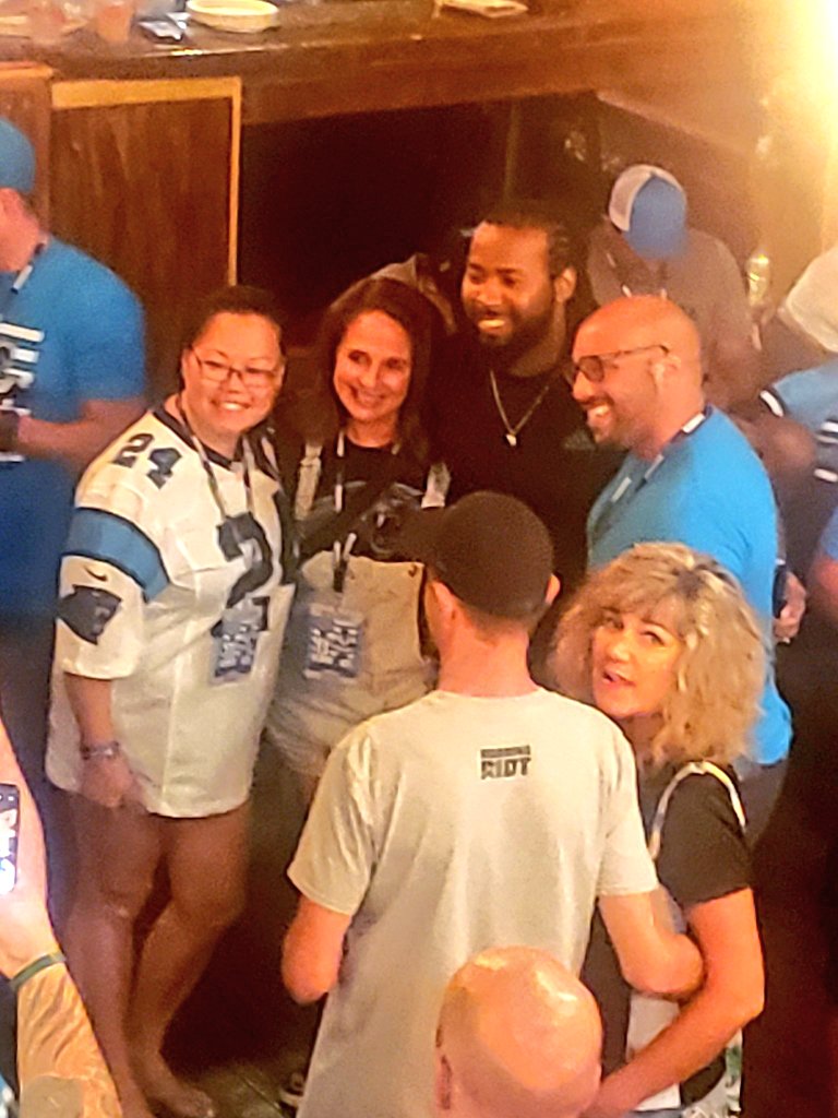 AtlantaRiot's tweet photo. Night Before Party with @J_No24 @roaringriot #AtlantaTakeover https://t.co/LyeUBo5sTl