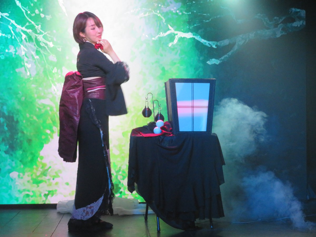 yoyokade's tweet photo. 六本木オズマンド 2023.9.9 izumaさん③
2回目のショウでは、リングの代わりに久々に和紙の手妻を観られて感激しました。多忙のようなので、次回いつオズマンドでお目にかかれるか分かりませんが、しっかり目と心に焼き付けておきます
#izuma
#RoppongiOSMAND
#オズマンド https://t.co/BOIS6kPfc0