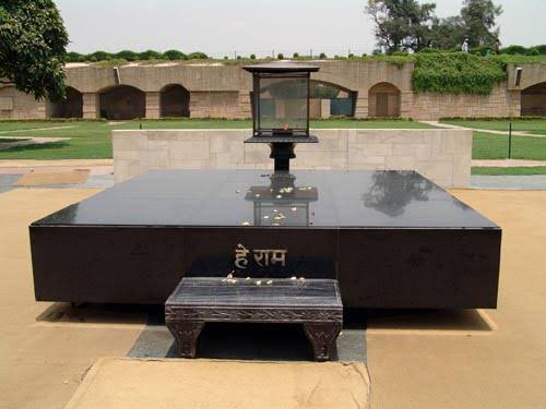 seemay's tweet photo. Rajghat - where Mahatma Gandhi was cremated after his assassination. 
It is 75 years to his killing by Nathuram Godse. 
Cannot see the हे राम (He Ram) and the austere and poignant black stone of Rajghat today. https://t.co/OGGQJK9FNa