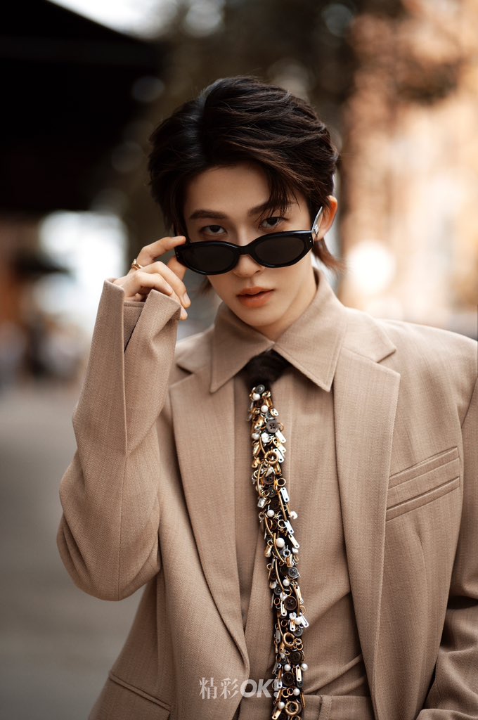 Liuyu_Fanclub's tweet photo. 230910 LIU YU STUDIO Weibo Update

My heart locked. ❤️🔒

#Liuyu #刘宇 #劉宇 #リュウユ #리우위 #หลิวอวี่ #LưuVũ
#NEWYORKFASHIONWEEK
#NYFW https://t.co/9Uw7zhaScu