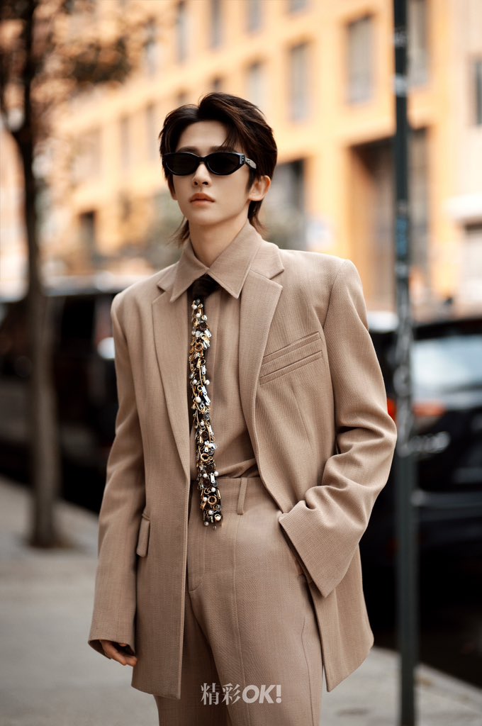 Liuyu_Fanclub's tweet photo. 230910 LIU YU STUDIO Weibo Update

My heart locked. ❤️🔒

#Liuyu #刘宇 #劉宇 #リュウユ #리우위 #หลิวอวี่ #LưuVũ
#NEWYORKFASHIONWEEK
#NYFW https://t.co/9Uw7zhaScu