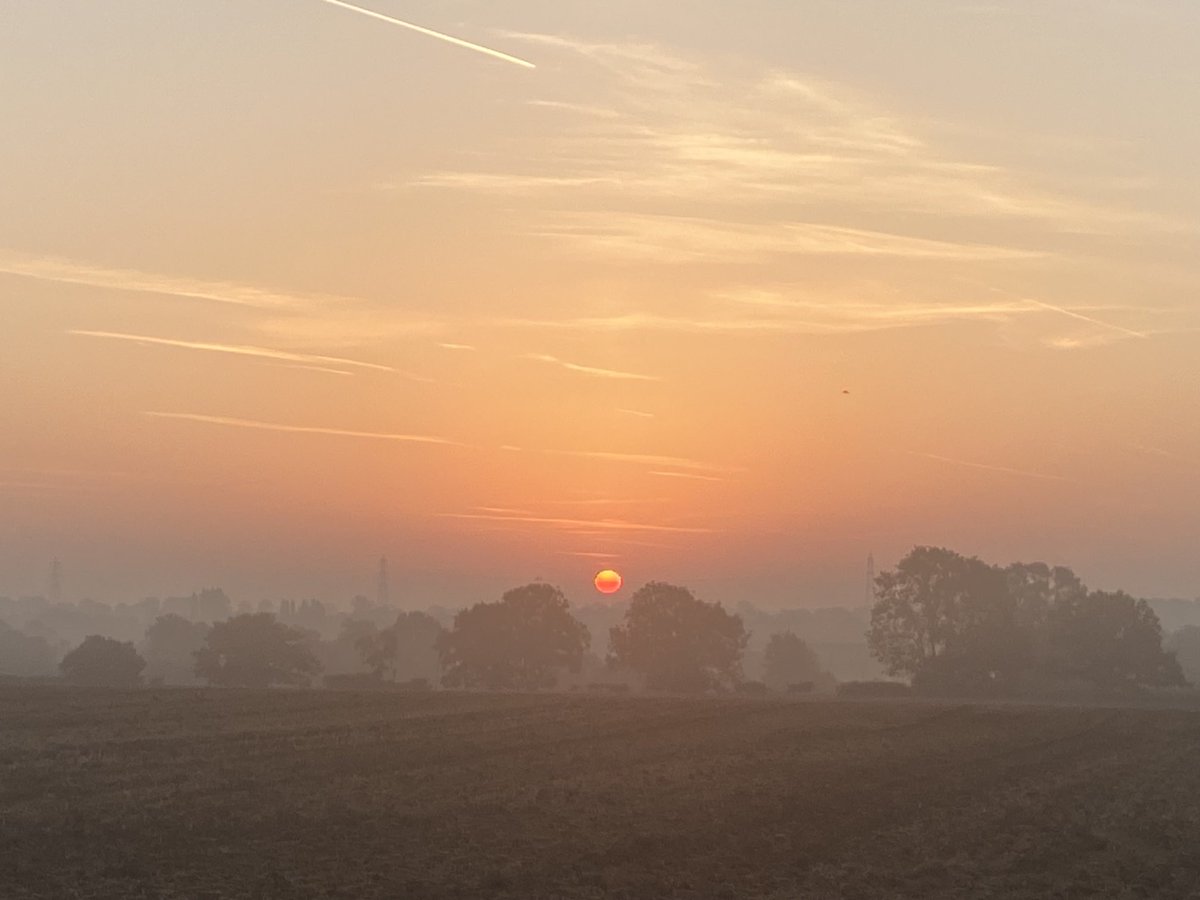 Kittywitches's tweet photo. Good morning Twitterpals. It’s already beautiful here in Norfolk and I’m going to spend the day at a water-colour painting gathering. Now, if I can capture a scene like this… #LoveNorfolk #Sunday #AgeJoyfully https://t.co/eZwbHIJcox