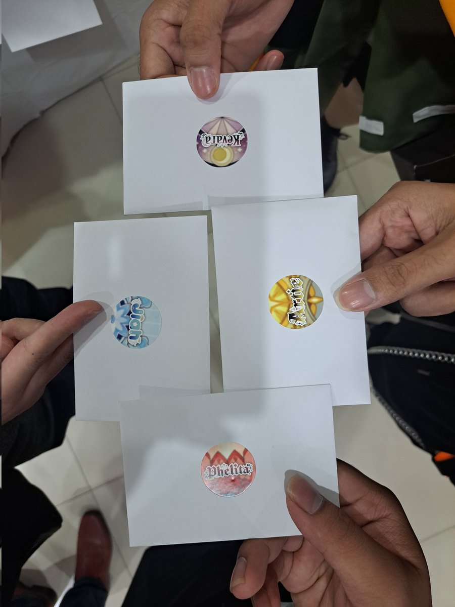 yoomyoy's tweet photo. Artifact assemble!!!
#ผู้การบ๊อกแบ๊ก #GrailknightZ #Geminister #KeyandKhun https://t.co/MELOSmS3r6