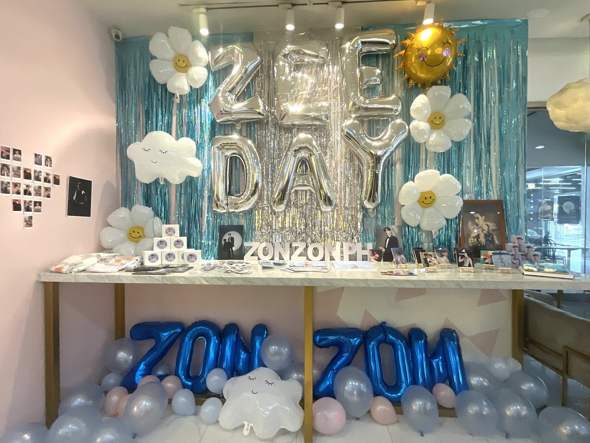 ZONZONPHL's tweet photo. ꔛ 𝗛𝗮𝗽𝗽𝘆 𝗭𝗲𝗲 𝗗𝗮𝘆 ♡

Happy birthday to our dearest Zee Pruk! @zee_pruk 
Happening now at Juice Cubi EU Recto! Celebrate Zee’s special day with us! 🩷

 #วันเกิดซีพฤกษ์คนเท่
#ZeeDaywithZonZonPH https://t.co/uaQalHDbZy