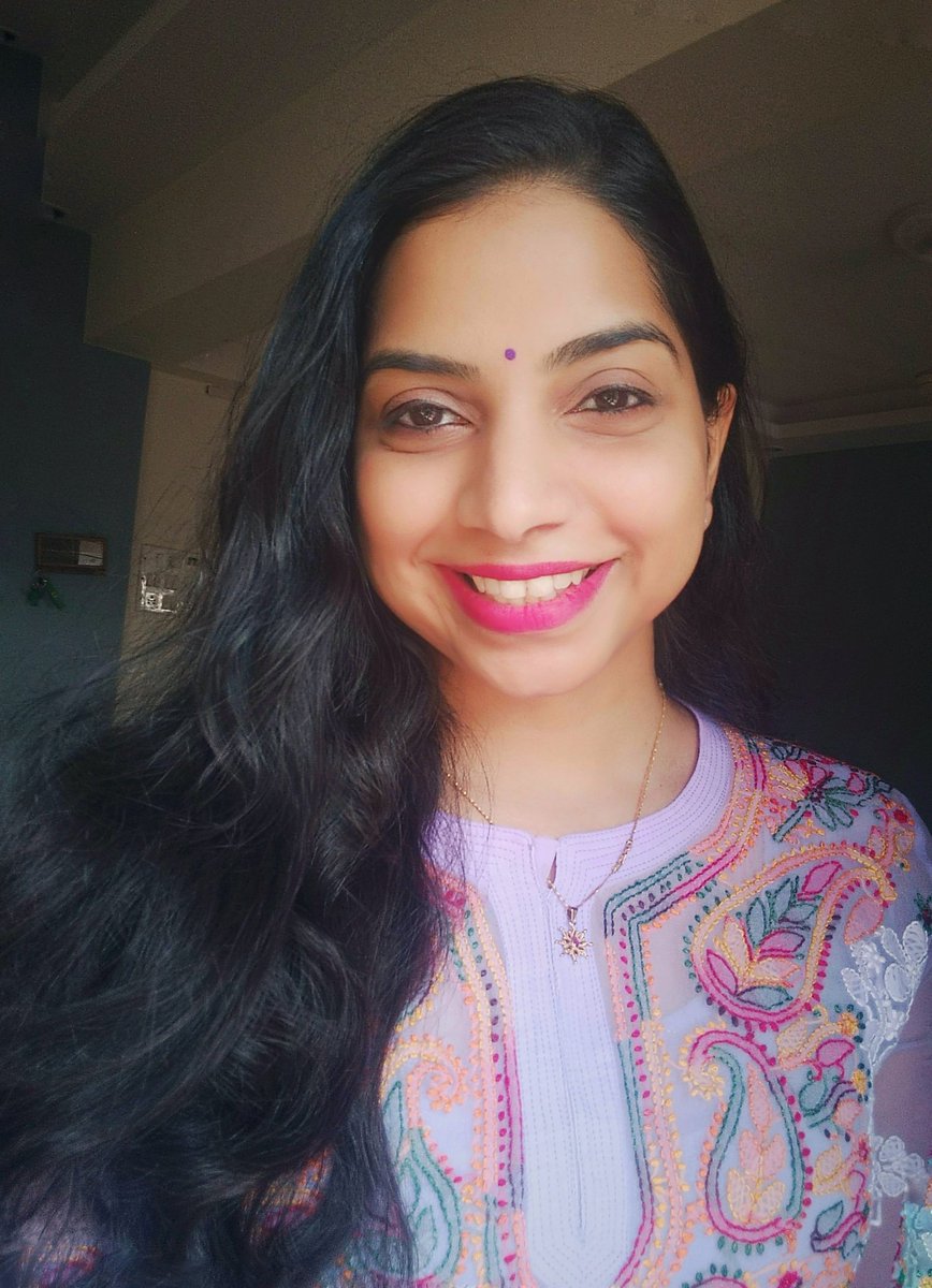 It's 2023, I am a millennial and I ACTUALLY roam around with a pack of colour bindis in my purse. 💚❤️💙💚💛💜💗 #binditwitter