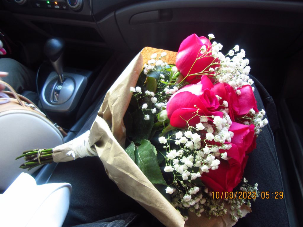 Im her personal florist and arranger