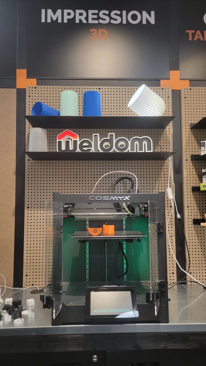 cosmyx3d's tweet photo. 🤝Augmenter l’indice de #reparabilite : @Weldom #Rennes La Visitation #réparation des appareils des clients par #impression3D de pièces défectueuses grâce à nos #imprimantes3D #cosmyx #nova https://t.co/SpVOc07ItN