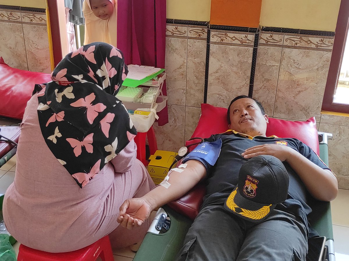 PcLdii's tweet photo. PC LDII Karangawen dan PC LDII Guntur bekerjasama dengan @PMI_Demak melaksanakan bakti sosial donor darah Minggu 10 September 2023
@ldii_news
@Polres_Demak 
@dim0716demak 
@LDII_Demak 
@prokompim_demak https://t.co/TREFwGPkKt