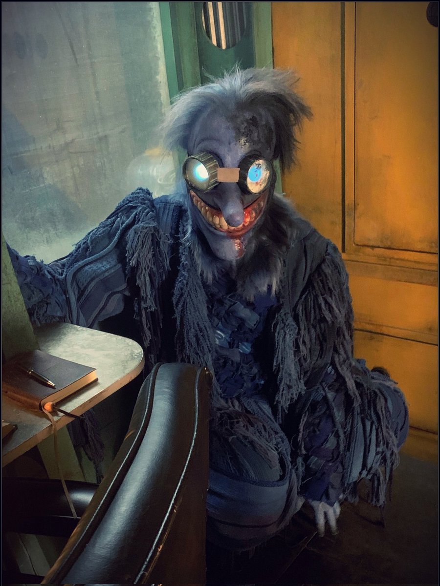 This is a Time Demon or Time Eater from the T.V. series @LegionFX. The costume design- from the Stan Winston School of Character Arts (@SWinstonSchool) is one of my favorites from any T.V. series or movie. I wish I owned the costume & could dress up as a Time Demon for Halloween.