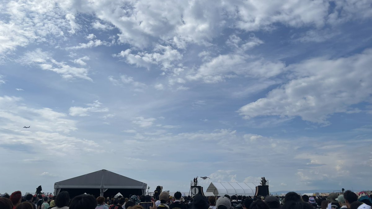 chemmy_photo's tweet image. 控えめに言って最高✨
雲が増えてきて
雨降ってもいいけど
雷やめてね🙏

ハルカミライから友達が最前張ってるから、私だけ逃げて後ろでゆっくり大人見する🫡

#ハジマザ2023 
#ハジケテマザレ