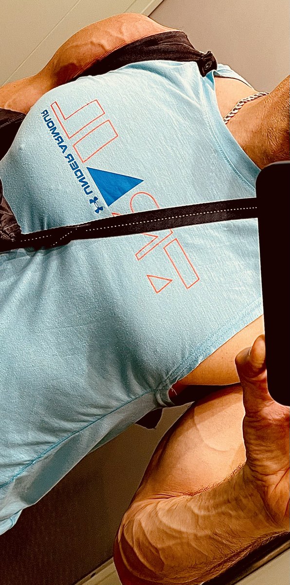 Tette di prima mattina 🤷‍♂️ #BuongiornoATutti #domenica #chest #Buongiorno