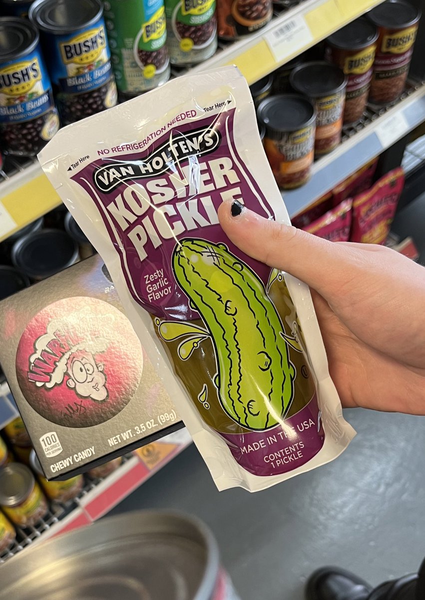 VAMPIMORPH's tweet image. Hey Americans what the fuck is this