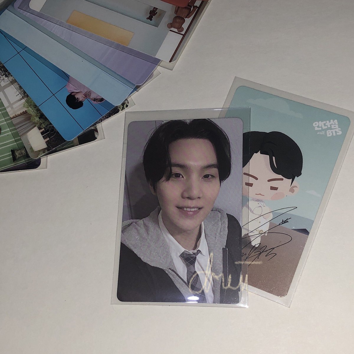 2YSCART's tweet photo. wts lfb bts ph 

yoongi school boy set 

600 php

— sold as set only
— x sensi | impatient 
— payo | dop nego 
— rcbyt 🫶 

#. namjoon jin suga dday weverse version pc hoodie jhope hobi jimin jm taehyung v jungkook jk rm ot7 be deluxe nrpc in the seom https://t.co/ul4XEFUgup
