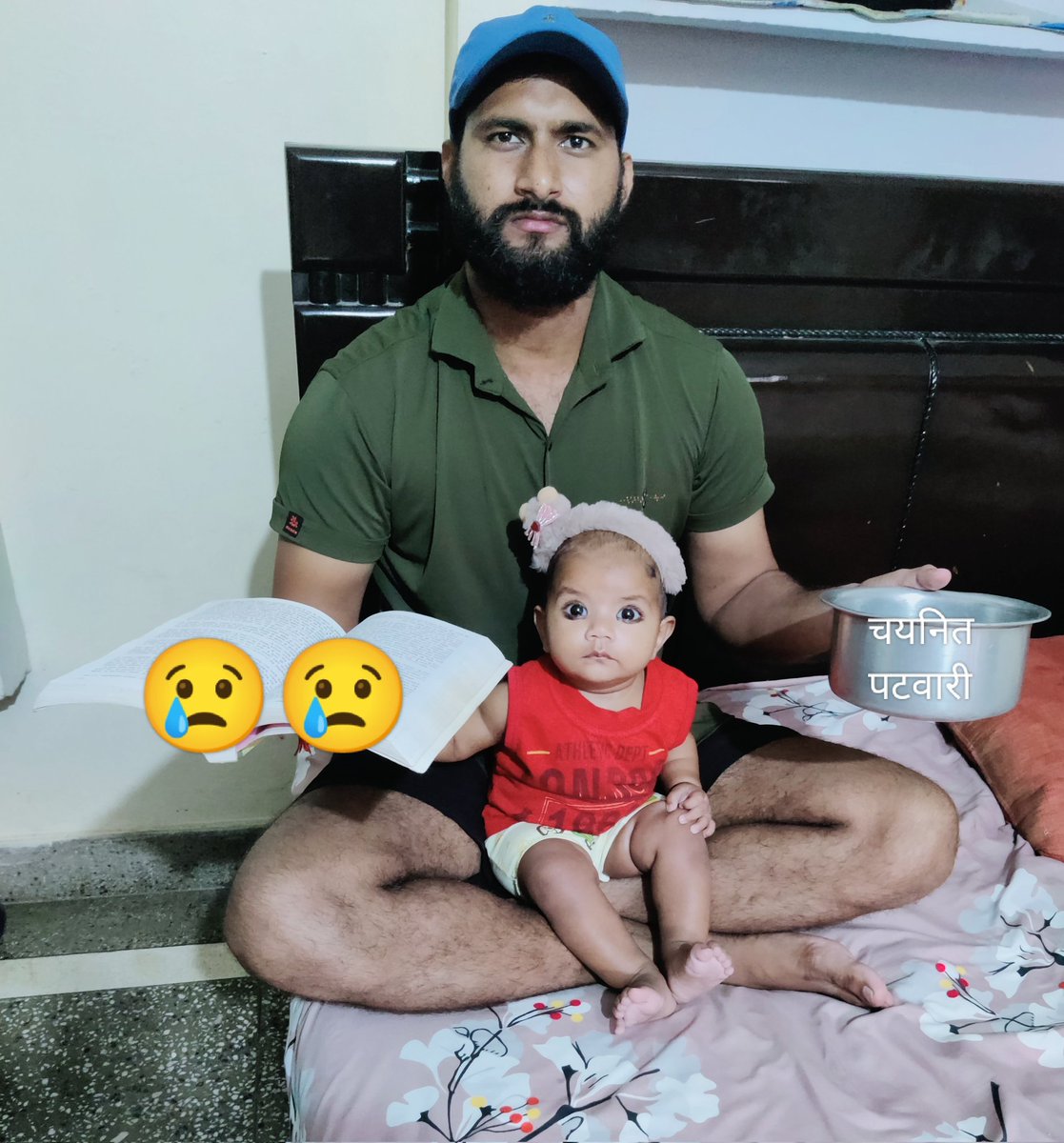 है चाह ये नियुक्ति मिले
मांगे हम हाथ में कटोरा लिए
#चयनित_पटवारी_का_कटोरा_किताब
