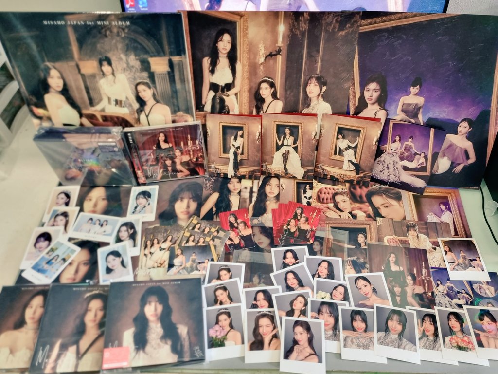 OnceAnton's tweet photo. MISAMO  haul, all versions, and @JYPETWICE Pop Up photocards from @JapanHomeMaker https://t.co/fTmt00cbnG