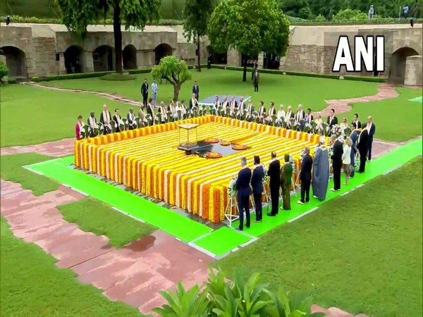 PM Modi along with G20 leaders pay homage to Mahatma Gandhi at Rajghat and on other side when  Bjp leaders and supporters during polls support godse and his belief against Gandhiji at that time PM  Modi just ignore those things as if he has silent support over that
#G20Delhi