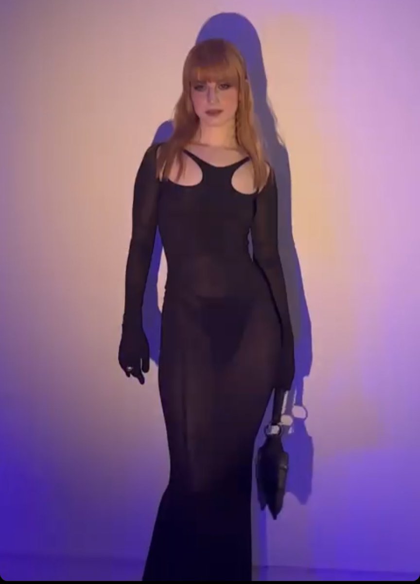 hayleysoutfits's tweet photo. WHAT TH- OH MY GOD!!!!!!!! https://t.co/wOdBLhNP8B