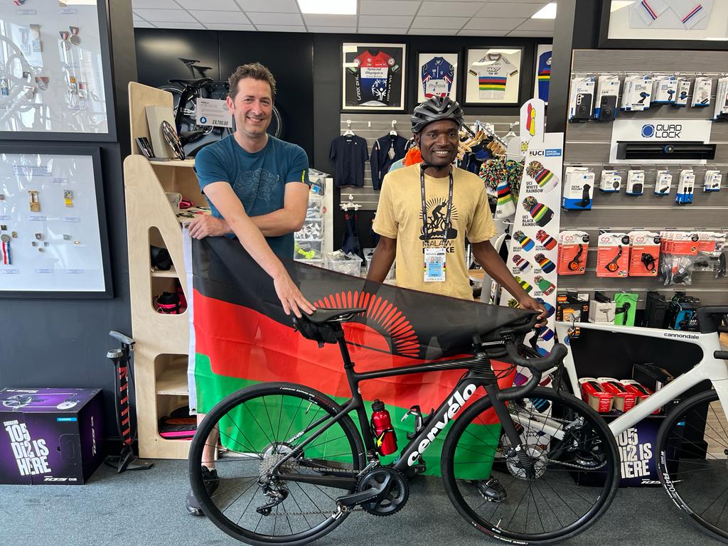 twimeelelyon's tweet photo. Bright future for Cycling Federation of Malawi.

https://t.co/fsOIetSQw8

https://t.co/dT5VQ6iPrR

https://t.co/LkkHkCXsig https://t.co/KOwu4UOdR4